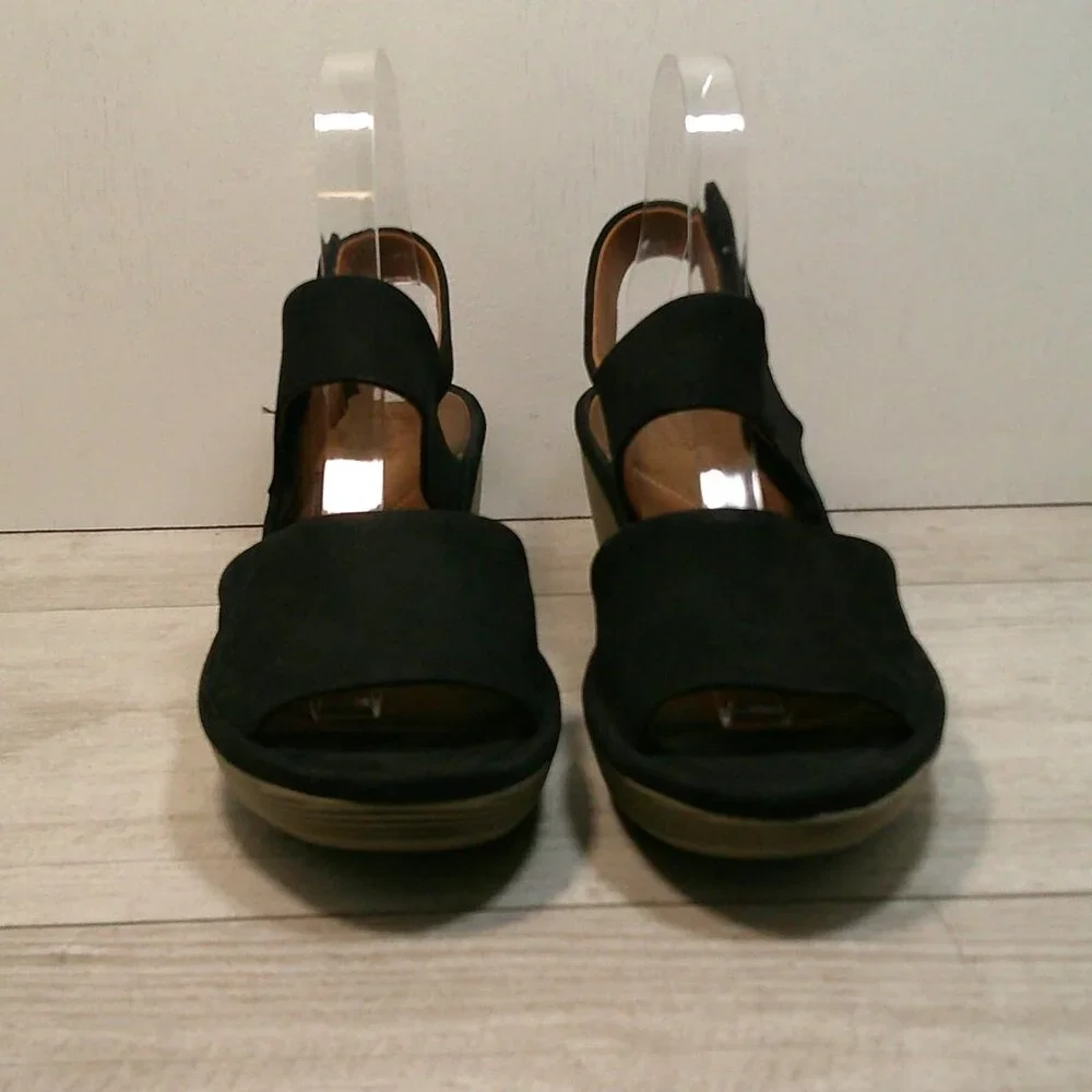 Clarks Women's Black Nubuck Clarene Allure Adjustable Ankle Strap Size 8 - Picture 2 of 10